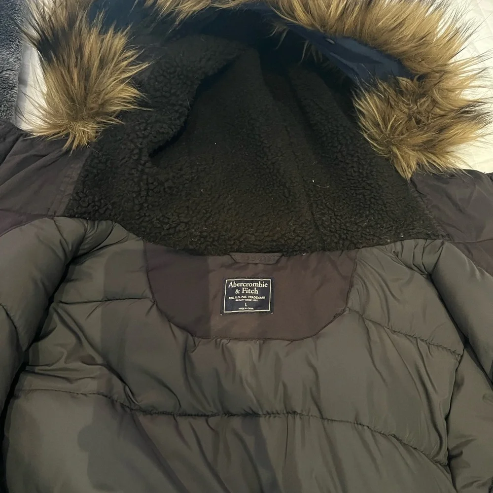 Abercrombie & fitch parka jacket mens size large. 
Heavy winter coat. - Picture 4 of 8